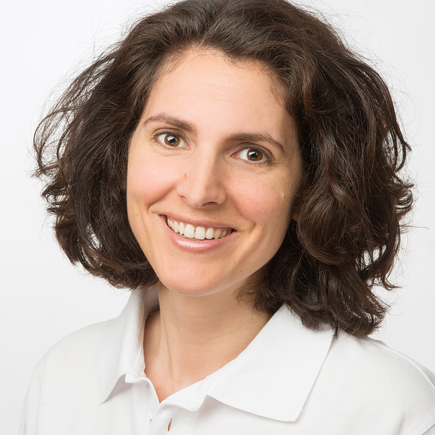 Dr. Nicola Rosarius